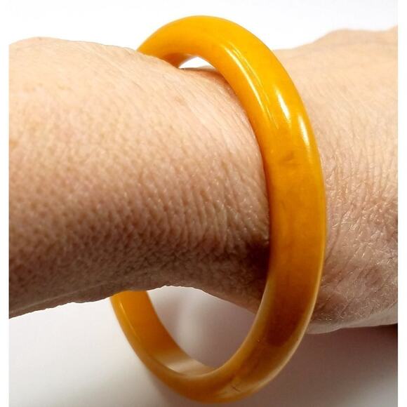 Vintage Lucite Butterscotch Bangle Bracelet, 1950s, - Picture 9 of 10